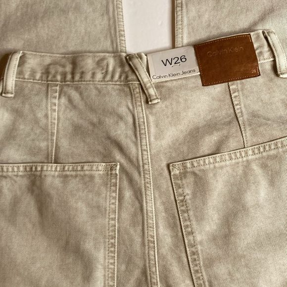 Calvin Klein Jeans Tan Washed Denim Relaxed Fit Unisex Jeans - Picture 7 of 15